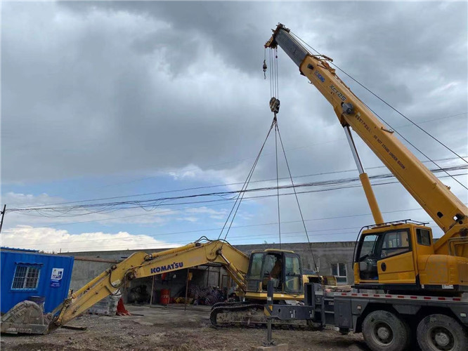 呼伦贝尔市25吨吊车的工作半径是多少？