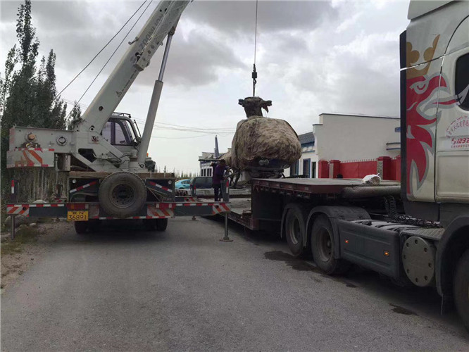 呼伦贝尔市狭窄场地（如小区、车间）适合用哪种吊车？